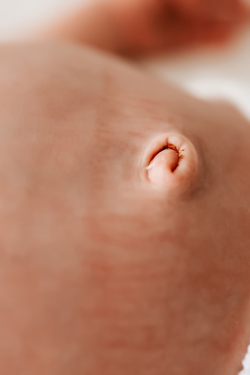 Atlanta Newborn Photographer, Baby's healing cut umbilical cord, future belly button